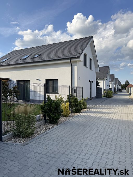 Samostatne stojaci 6 izb. rodinný dom v obci Kalinkovo - Image 38
