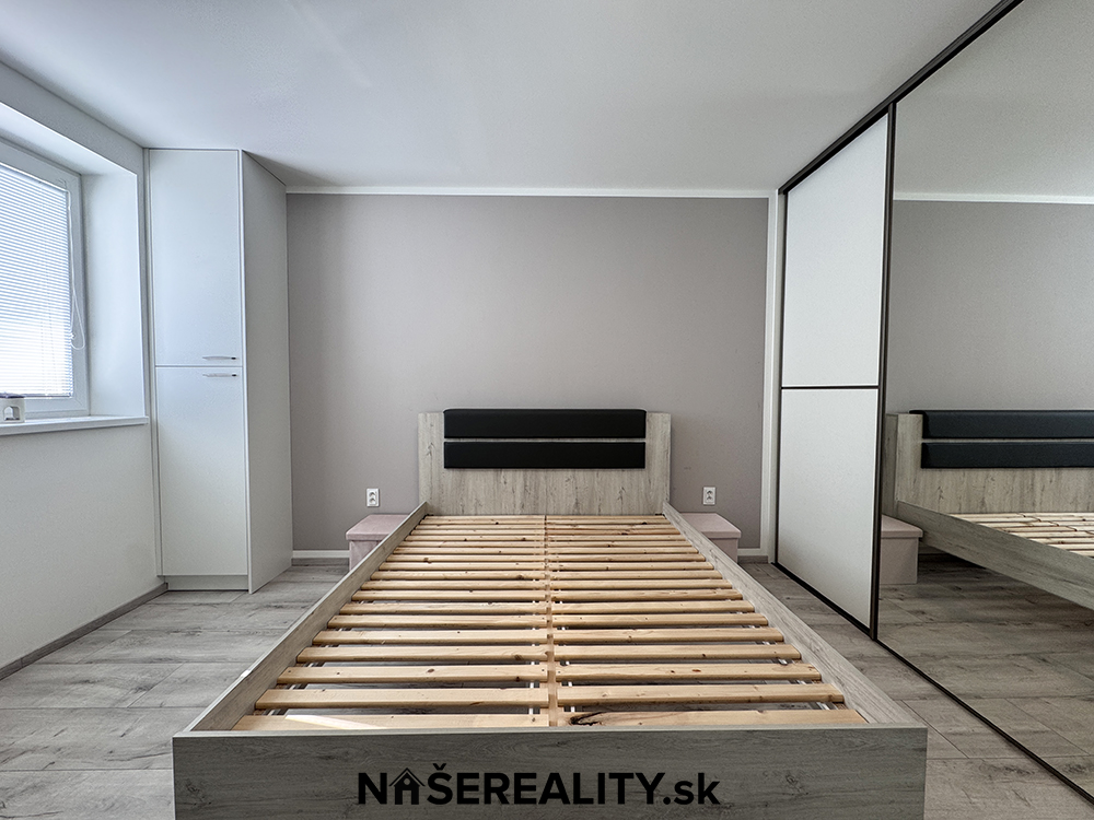 Na prenájom zariadený 2 izb. byt s 2 balkónmi na sídlisku Muškát v Pezinku - Image 6