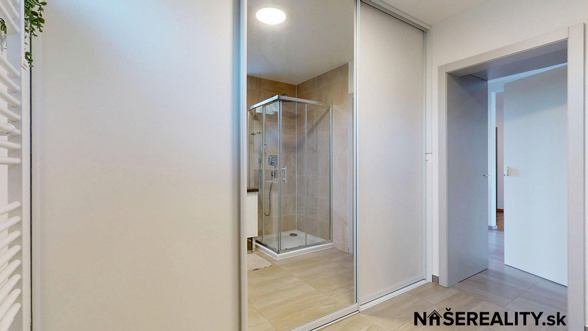 Moderný a ekologický rodinný dom s výmerou 174m² a pozemkom 678m² v Pezinku - Image 6