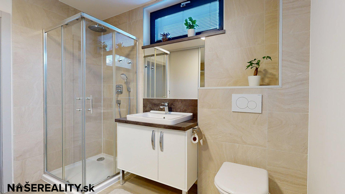 Moderný a ekologický rodinný dom s výmerou 174m² a pozemkom 678m² v Pezinku - Image 5