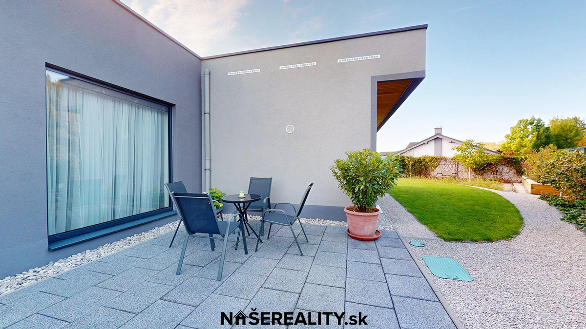 Moderný a ekologický rodinný dom s výmerou 174m² a pozemkom 678m² v Pezinku - Image 30